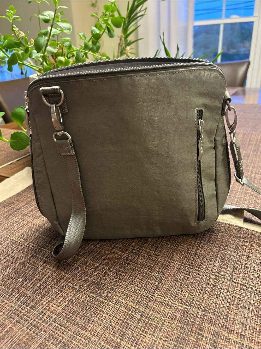 Baggallini Taupe Gray Crossbody Messenger Bag